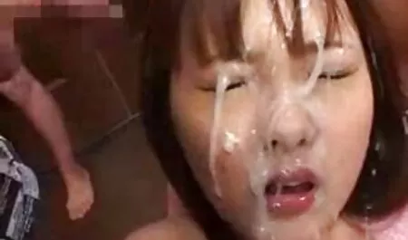 Las piernas de la niña, una videos porno reales de cornudos capa delgada en la parte delantera del hombre y afeitado