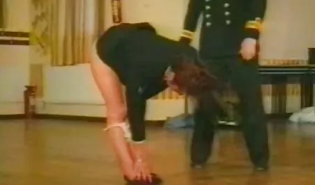 Pareja hace hermosa porno en brillante sala videos de cornudos de estar