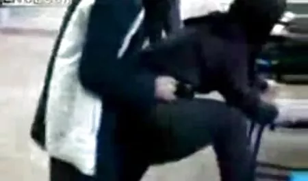 Por la mañana marcó un gol xxx cornudo real para el trabajo y lleva a su esposa al hoyo