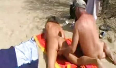 Un burdel con una prostituta saliendo cornudos argentinos xxx de la pared