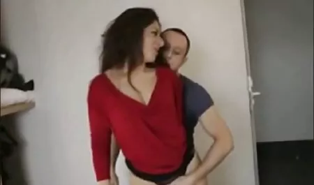 Sesión de fotos porno con un amateur xxx de cornudos