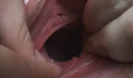 Pelo negro, videos amateur de cornudos joven, abrazo con una gran polla