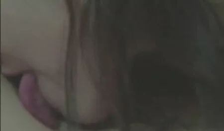 Tres polluelos caen en la mesa videos porno de cornudos reales de masaje