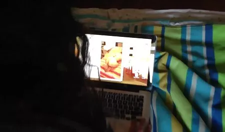 ¡Mira cornudos mirones y escucha! ¡Cree!